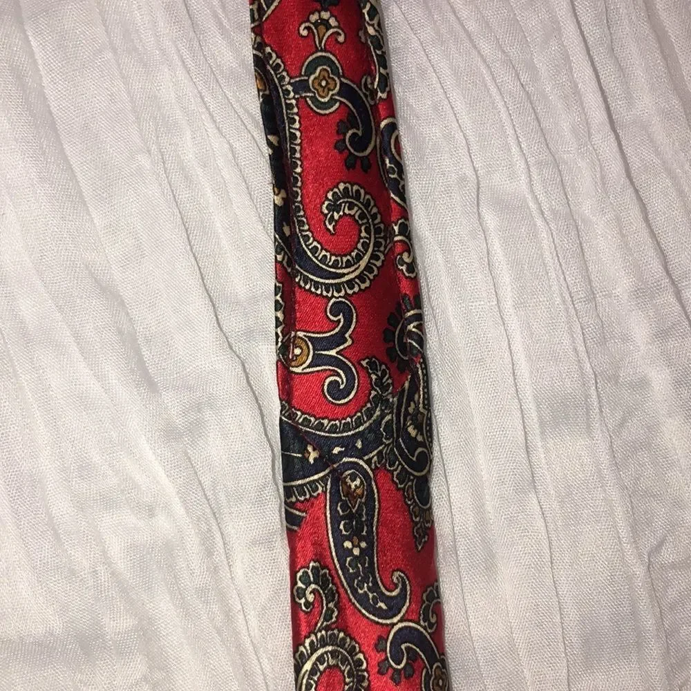 The Red Barn Sistine Satin By Countess Mara Stunning Red Ivory Navy Green Tie